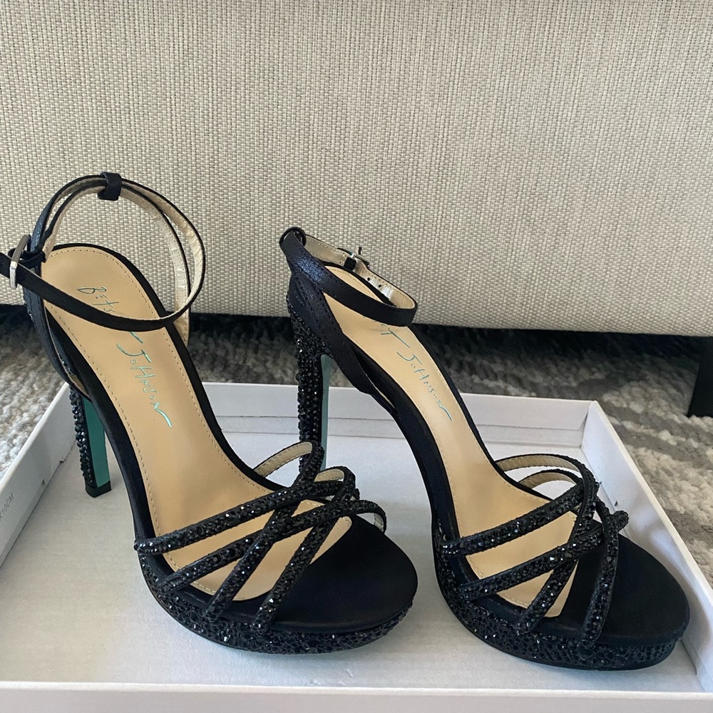 Black crystal straps platform heels - New size 5.5